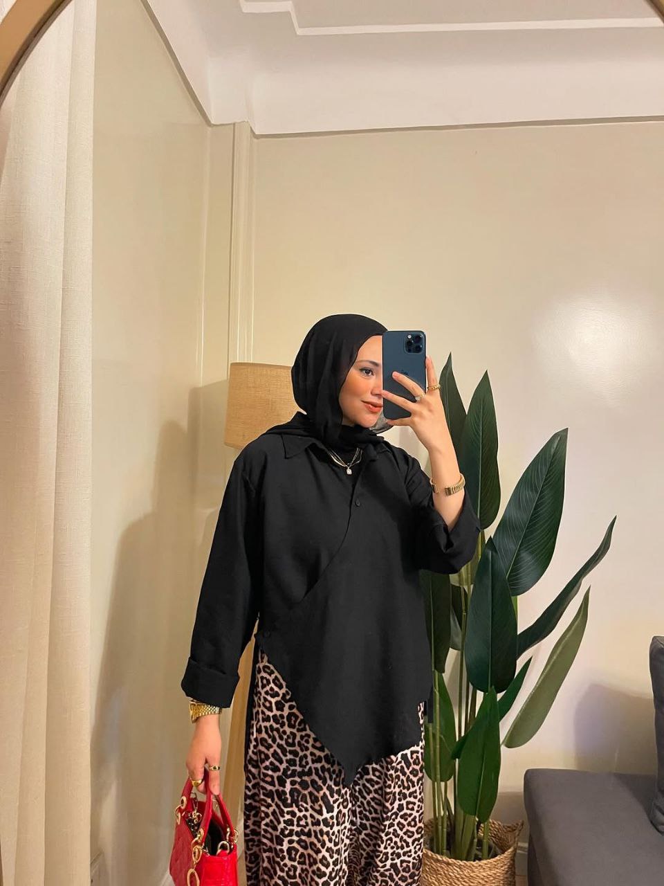 بلوزة زرار من الجنب