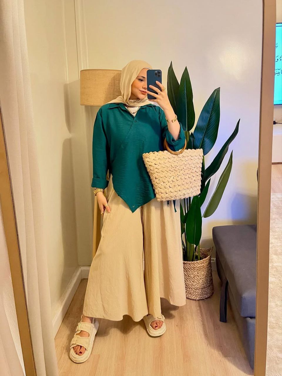بلوزة زرار من الجنب